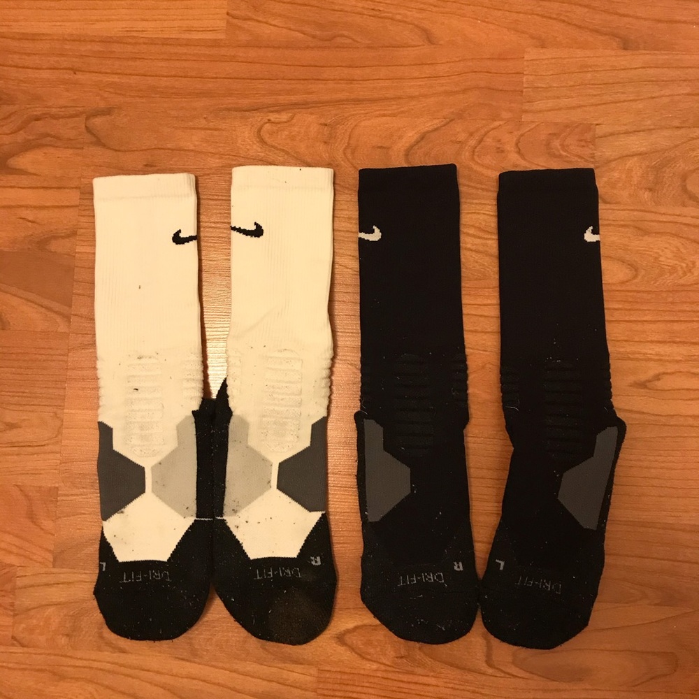 2 Pairs of Nike Elite Socks B&W sz L